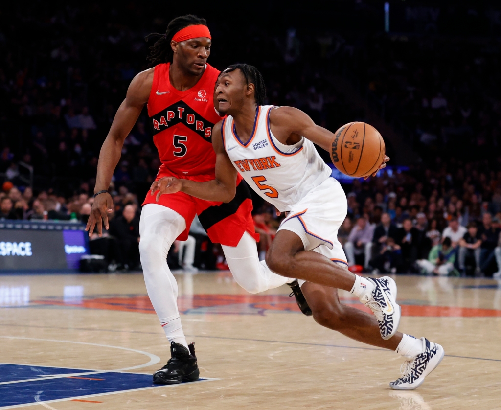 Emmanuel Quikley leads to the basket during the Knicks win over the Raptors. 