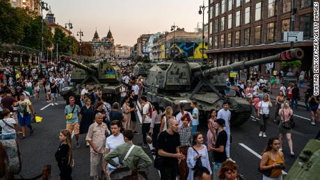 Ukrainian cities ban Independence Day events as Zelensky warns 